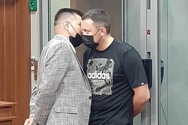 В Казани сперва отпустили, а потом отправили под арест подполковника МЧС, которого обвиняют во взяточничестве В Казани сперва отпустили, а потом отправили под арест подполковника МЧС, которого обвиняют во взяточничестве