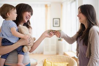 Ищу няню-&laquo;единорога&raquo;, или Кто в Казани нянчит чужих детей за деньги