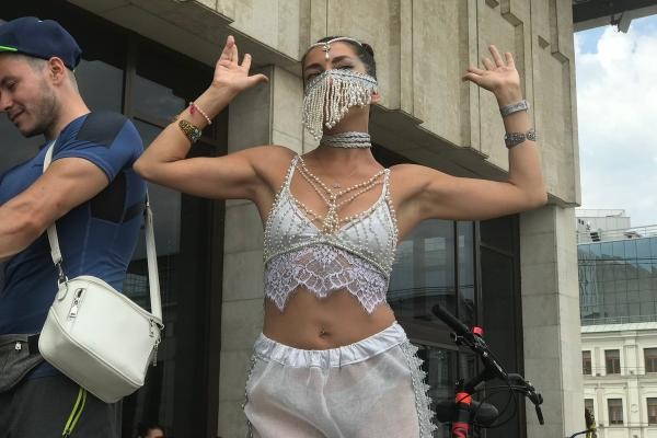 Шахерезады на железных конях в Казани заставили мужчин сворачивать головы