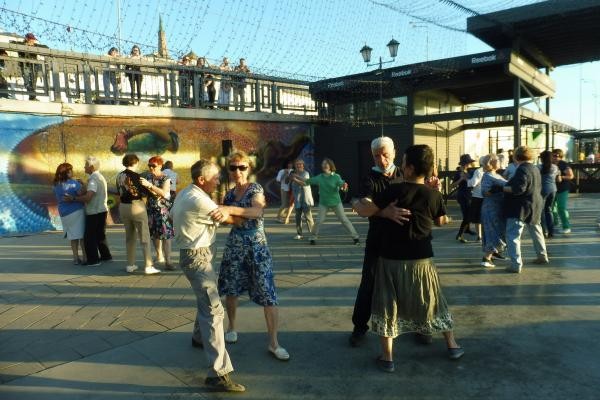 Танцуют все! Казанские финансисты, программисты и врачи с упоением отдаются сальсе и бачате