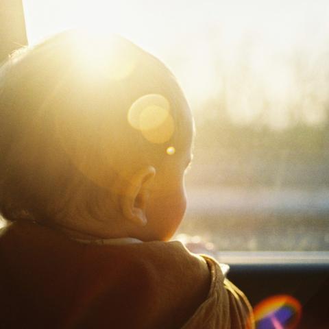 Две маленькие девочки в Ростовской области погибли из-за жары, случайно закрывшись в машине