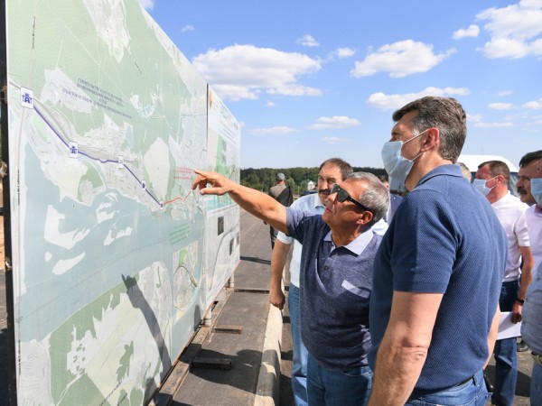 Рустам Минниханов ознакомился с ходом строительства Вознесенского тракта и дублера Горьковского шоссе