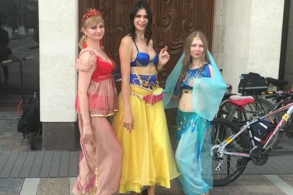 Шахерезады на железных конях в Казани заставили мужчин сворачивать головы