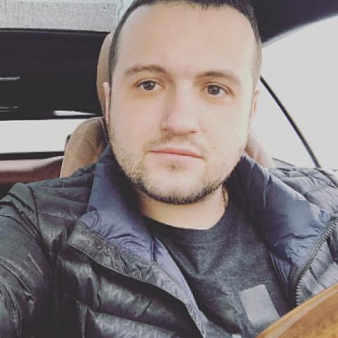 "Пытали утюгом и отрезали палец": Создатель финансовой пирамиды из Челнов заявил, что попал в плен