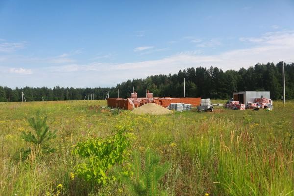 «Дороги нет 100%»: жители деревни перекрыли противотанковыми рвами проезд многодетным семьям из Казани «Дороги нет 100%»: жители деревни перекрыли противотанковыми рвами проезд многодетным семьям из Казани