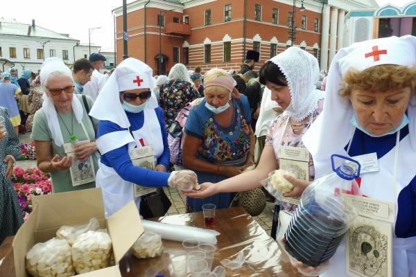 &laquo;Ваши имена занесены в историю&raquo;: патриарх Кирилл освятил в Казани воссозданный собор и наградил причастных