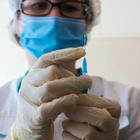 На предприятии в Татарстане за прививку от коронавируса выплачивают до 8 тыс. рублей