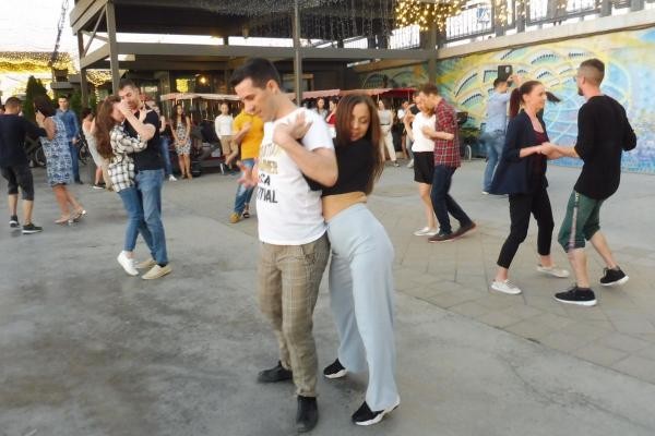 Танцуют все! Казанские финансисты, программисты и врачи с упоением отдаются сальсе и бачате
