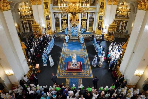 &laquo;Ваши имена занесены в историю&raquo;: патриарх Кирилл освятил в Казани воссозданный собор и наградил причастных