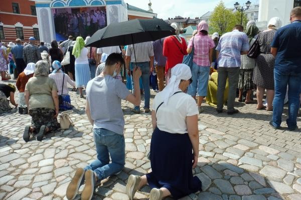 &laquo;Ваши имена занесены в историю&raquo;: патриарх Кирилл освятил в Казани воссозданный собор и наградил причастных