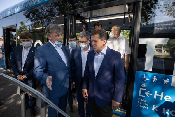 В Казани впервые на маршрут вышел электробус В Казани впервые на маршрут вышел электробус