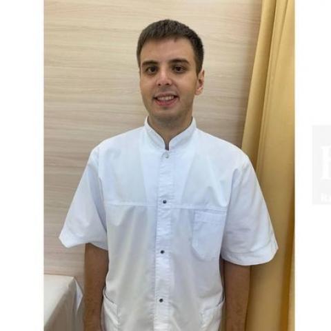 В челнинской поликлинике работает полностью незрячий массажист В челнинской поликлинике работает полностью незрячий массажист