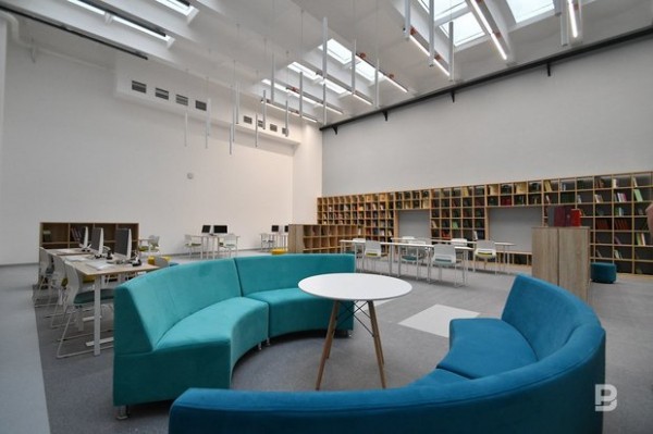 Памятником погибшим в гимназии №175 стал мемориальный сад