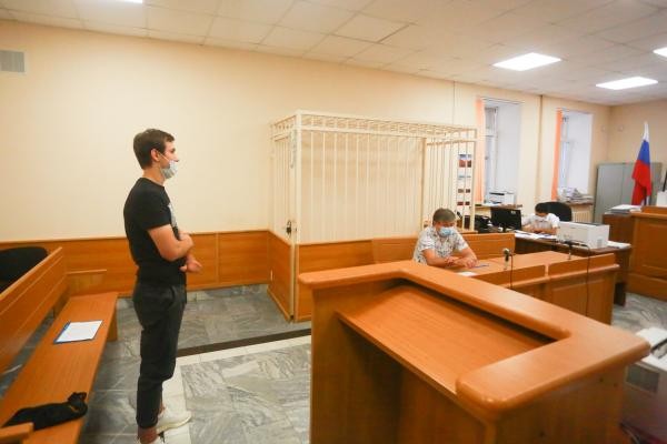 Пытался выбраться до последнего: в Казани судят водителя &laquo;Газели&raquo;-водовоза, сбившего насмерть студента на тротуаре