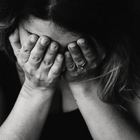 "Ты только моя": в Казани ревнивец напал с ножом в подъезде на бывшую