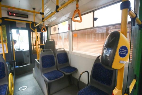 «Выход через переднюю дверь!»: бескондукторный троллейбус вернет Казань в 90-е? «Выход через переднюю дверь!»: бескондукторный троллейбус вернет Казань в 90-е?