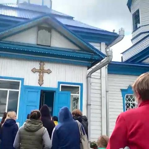 Мать изнасилованной и убитой 10-летней девочки не пришла на похороны дочери Мать изнасилованной и убитой 10-летней девочки не пришла на похороны дочери