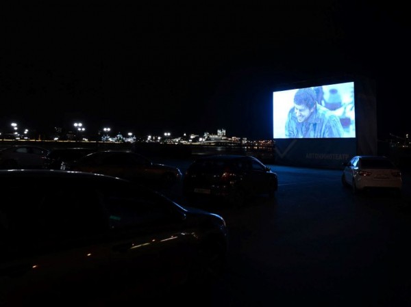 Вечерний город и подвиг героя &ndash; казанцы под открытым небом посмотрели фильм &laquo;Девятаев&raquo;