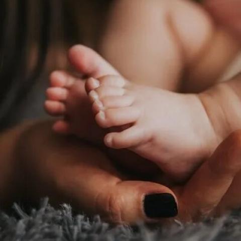 В Петербурге младенец умер из-за забытой в легком иглы