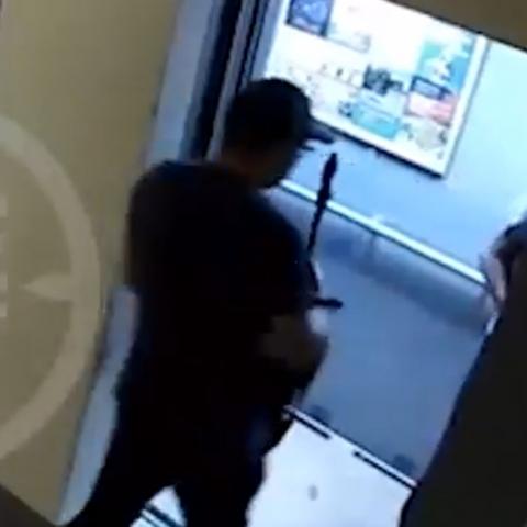 Убийство казанца в подъезде дома на улице Минская попало на ВИДЕО