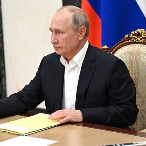 Директор отчитала школьника, поправившего Путина Директор отчитала школьника, поправившего Путина