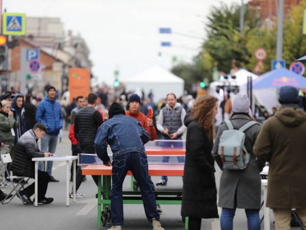 От танцевальных баттлов до бисероплетения: как улица Профсоюзная превратилась в площадку молодежного фестиваля