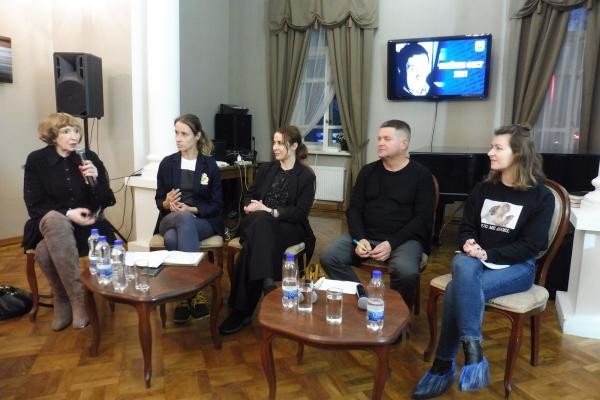 &laquo;Аксенов-фест&raquo;: воспитывать душу - это читать книги и слушать Моцарта с Чайковским, а не Бузову с Моргенштерном