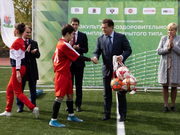 И.Метшин: «Сегодня более 50% казанцев занимаются спортом, и эта площадка станет еще одним поводом выбрать здоровый образ жизни» И.Метшин: «Сегодня более 50% казанцев занимаются спортом, и эта площадка станет еще одним поводом выбрать здоровый образ жизни»