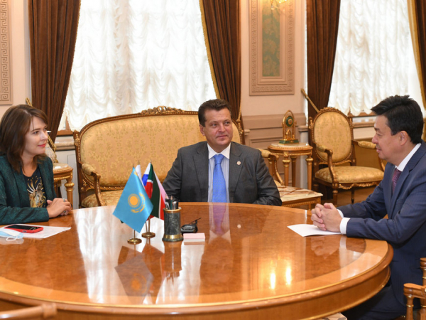 Ильсур Метшин обсудил с новым Генконсулом Казахстана в Казани Ерланом Искаковым перспективы сотрудничества Ильсур Метшин обсудил с новым Генконсулом Казахстана в Казани Ерланом Искаковым перспективы сотрудничества