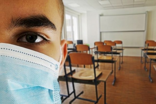 Никакого дистанта: Минниханов поручил усилить контроль за школами и вузами