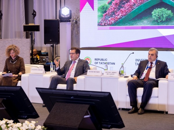 И.Метшин: «Большие международные события, на которые приезжают тысячи людей из других стран, меняют ментальность и мировоззрение жителей» И.Метшин: «Большие международные события, на которые приезжают тысячи людей из других стран, меняют ментальность и мировоззрение жителей»