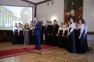 &laquo;Слава плывет, университет летит&raquo;: веками исполняемый студенческий &laquo;гаудеамус&raquo; в КФУ заменили на корпоративный гимн