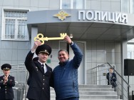 Артем Хохорин открыл здание отдела МВД России по Менделеевскому району после реконструкции