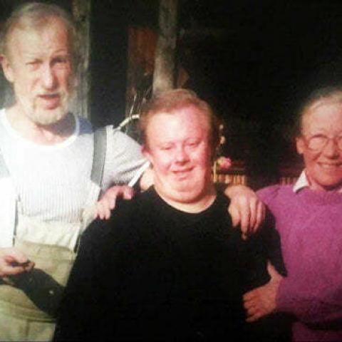 Умер страдавший синдромом Дауна сын актрисы Ии Саввиной