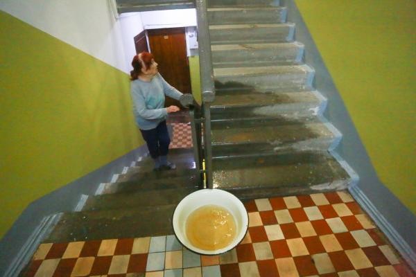 «Неужели мы и зимовать без крыши будем?»: жертвы капремонта в Казани встретили первый снег под полиэтиленом «Неужели мы и зимовать без крыши будем?»: жертвы капремонта в Казани встретили первый снег под полиэтиленом