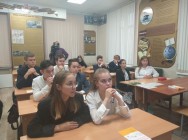 Полицейские совместно с общественным советом при Управлении МВД России по г. Казани провели классный час по финансовой грамотности в режиме онлайн