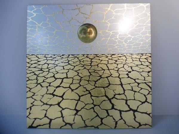 Остановиться, оглянуться: во время ввода QR-кодов в Казани открылась выставка с говорящим названием &laquo;За забором&raquo;