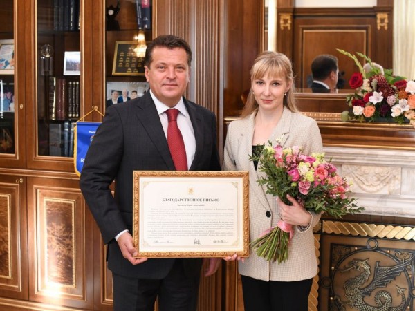 Мэр Казани Ильсур Метшин встретился с финалистом всероссийского конкурса «Учитель года» Марией Головановой Мэр Казани Ильсур Метшин встретился с финалистом всероссийского конкурса «Учитель года» Марией Головановой