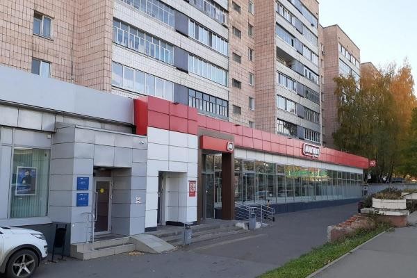 &laquo;Головные боли, бессонница, нервы&raquo;: в Казани жильцы объявили войну &laquo;Магниту&raquo; на первом этаже их дома