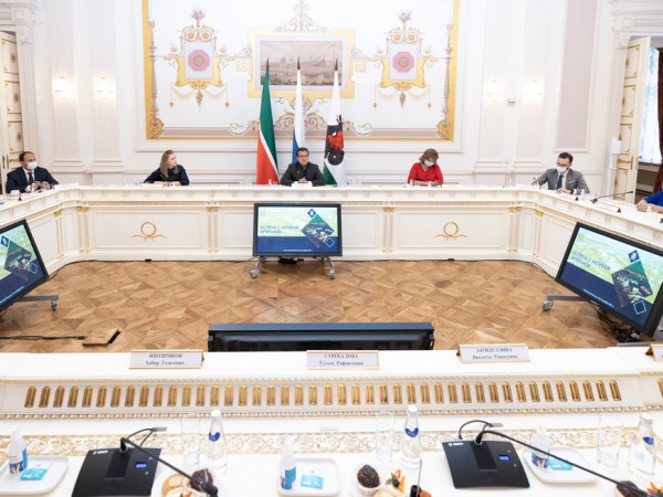 И.Метшин: &laquo;Сегодняшняя Казань &ndash; это ваш труд, мы лишь продолжаем эту эстафету&raquo;