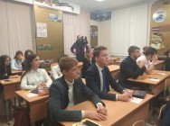 Полицейские совместно с общественным советом при Управлении МВД России по г. Казани провели классный час по финансовой грамотности в режиме онлайн