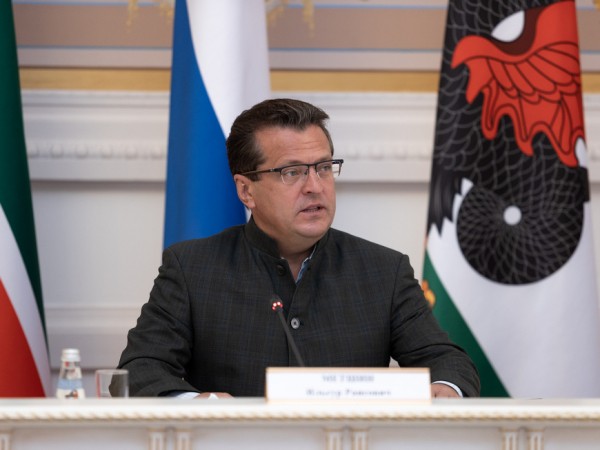 И.Метшин: &laquo;Сегодняшняя Казань &ndash; это ваш труд, мы лишь продолжаем эту эстафету&raquo;