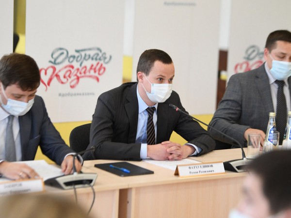 Ильсур Метшин провел совещание, посвященное помощи людям с ограниченными возможностями здоровья