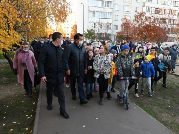 И.Метшин о капремонте двора по улице Ломжинской: &laquo;Преображения ждали 2 тысячи жителей близлежащих домов&raquo; 