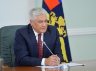 Владимир Колокольцев поздравил сотрудников органов внутренних дел, отличившихся при спасении погибавших, с высокими наградами