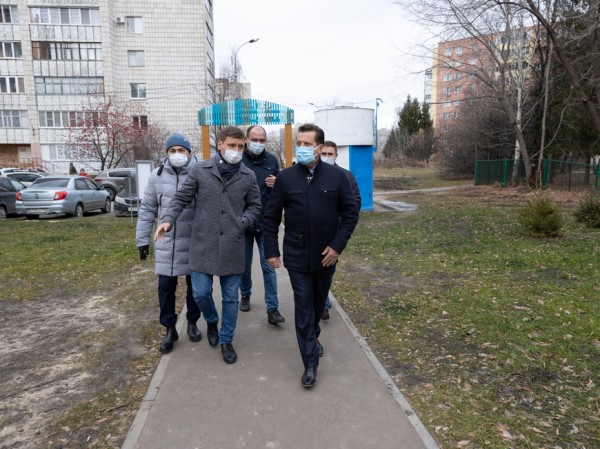 Мэр Казани оценил капитальный ремонт дома и двора в Приволжском районе Мэр Казани оценил капитальный ремонт дома и двора в Приволжском районе