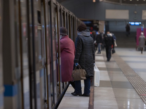 Один день из жизни работника метро: вместо радио – стук колес, вместо инспекторов ГИБДД – компьютерная система Один день из жизни работника метро: вместо радио – стук колес, вместо инспекторов ГИБДД – компьютерная система