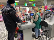 В Бугульме сотрудники полиции провели профилактический рейд &laquo;Как не стать жертвой мошенничества&raquo;.