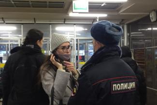 &laquo;Я же уже руку в карман сунула, чтобы ее достать!&raquo;: в Казани снова идет охота на безмасочников