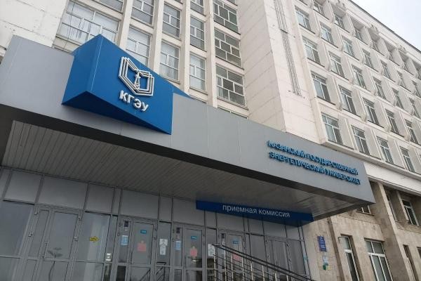 &laquo;Строго по QR-кодам&raquo;: закроют ли казанские вузы вход для невакцинированных студентов?